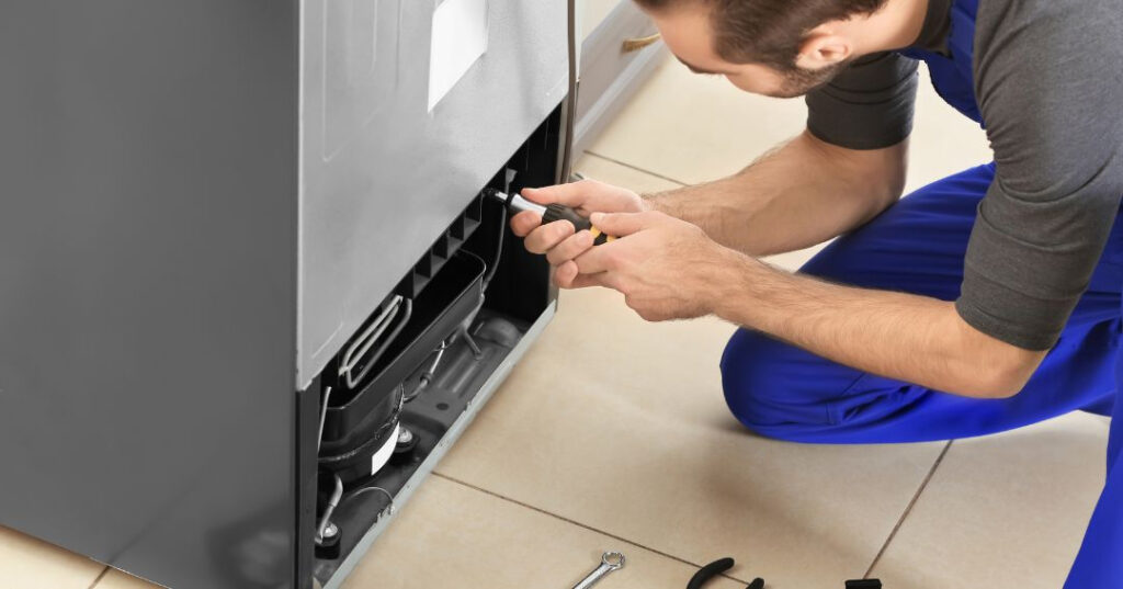 Conserto de Freezer em Maringá | Assistência Perto de Mim limpeza de dreno e sistema de ventilacao